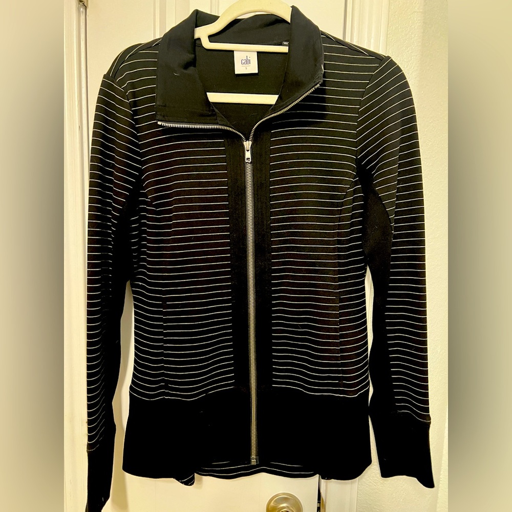 Black and White CAbi zip jacket with thumb hole